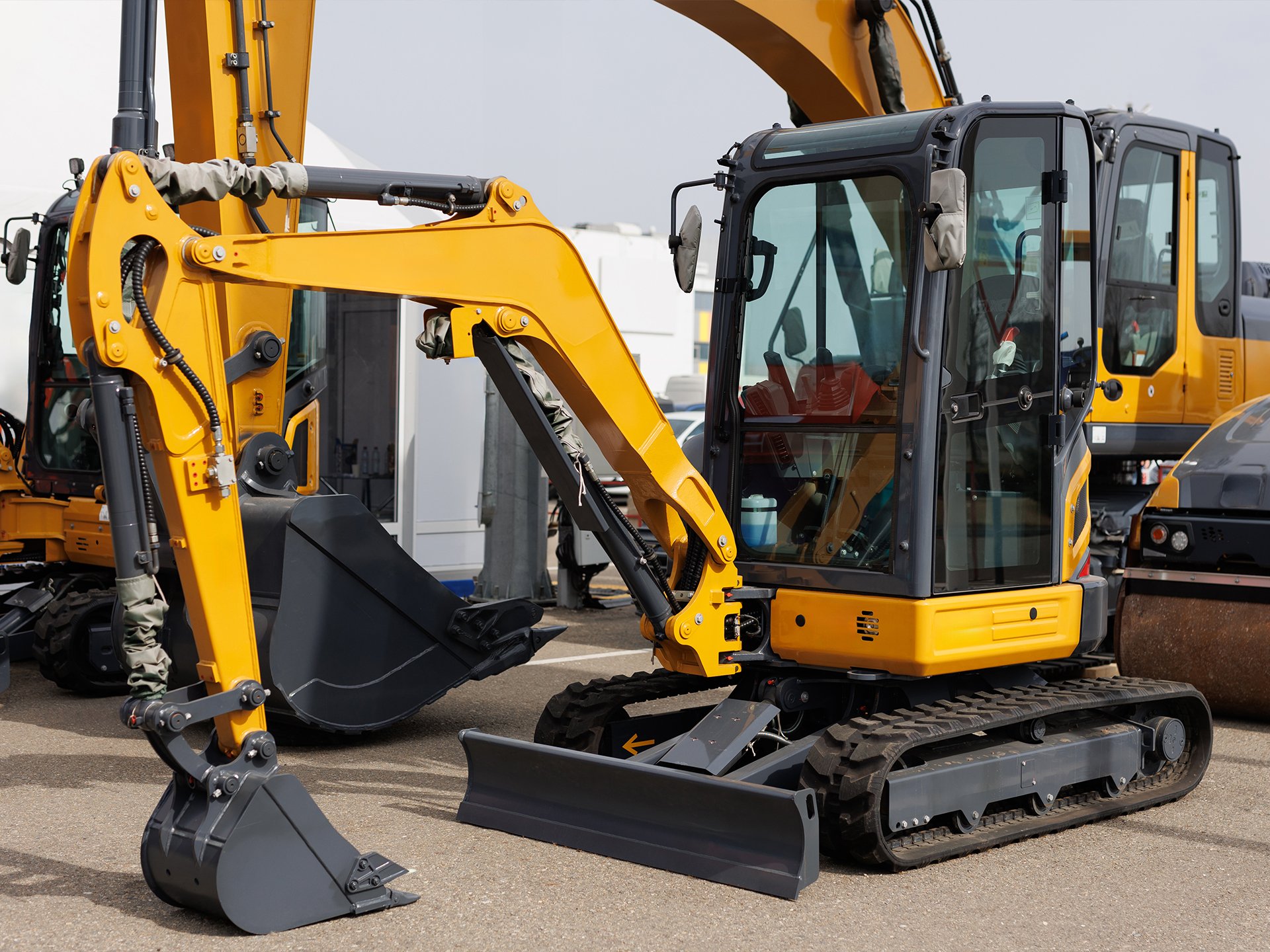 inchiriere excavator valcea